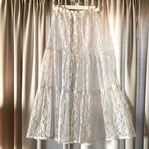 MADONNA FANS! 80’s White lace, sheer with elastic waist skirt.